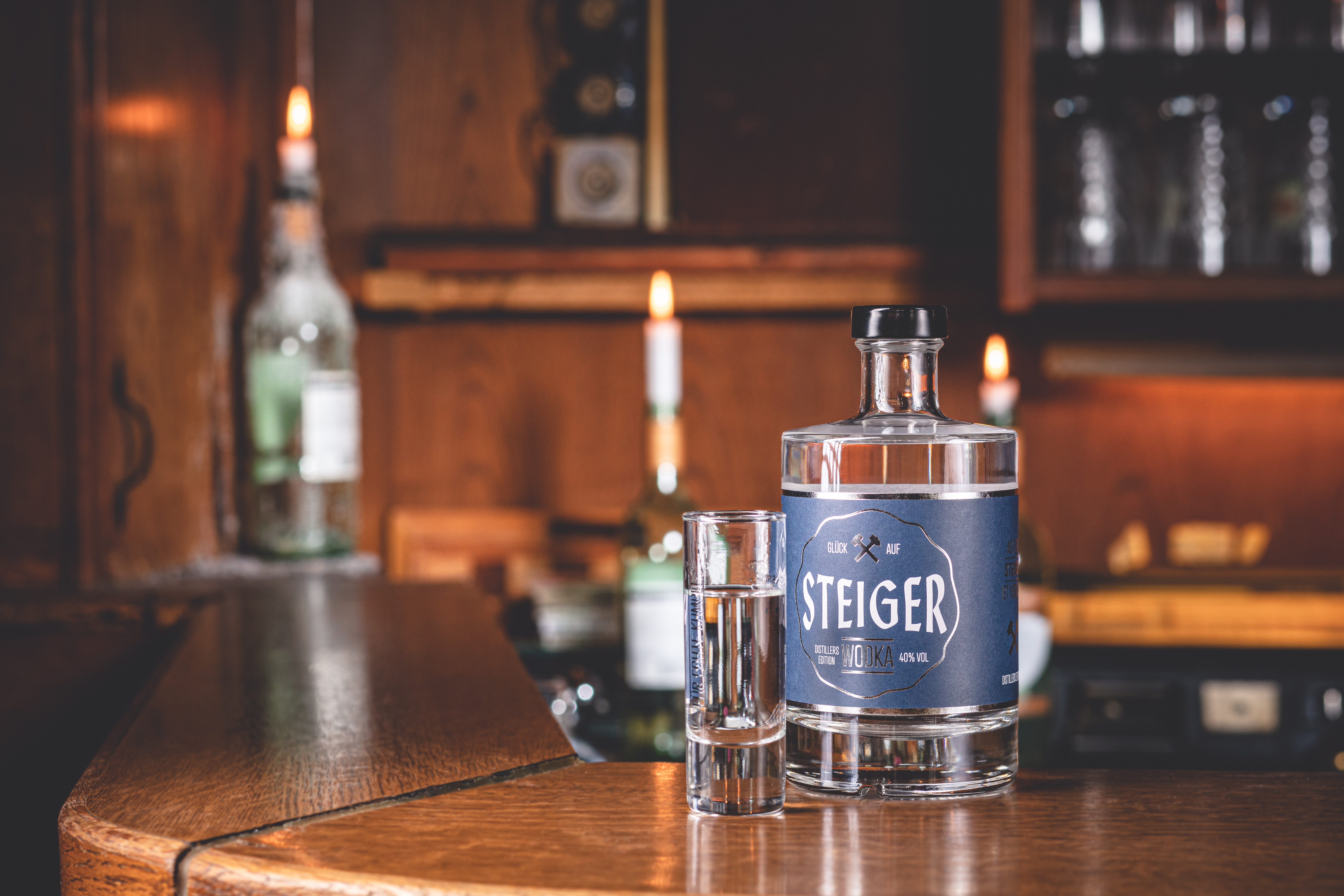 Steiger Wodka - Distillers Edition inkl. Gläser und Untersetzer